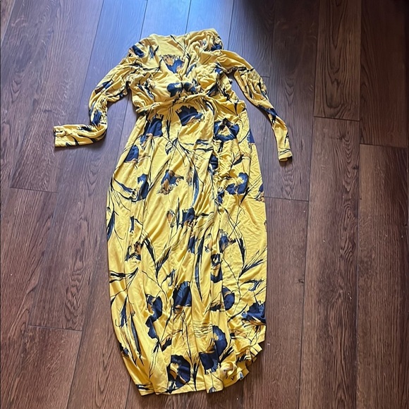 A Pea in the Pod Floral Yellow Maxi Long Sleeve Maternity Wrap Dress Small - Picture 7 of 7